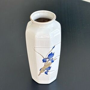Vintage Otagiri 'Grand Iris' pattern porcelain vase with gold trim